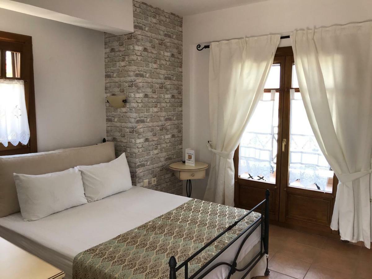 Niriides Hotell Amolianí Eksteriør bilde