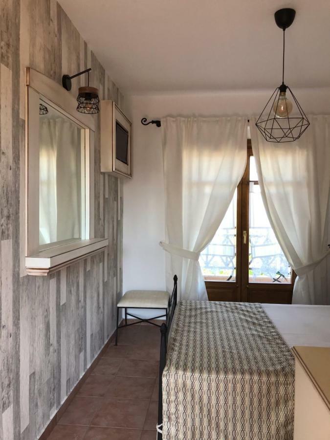 Niriides Hotell Amolianí Eksteriør bilde